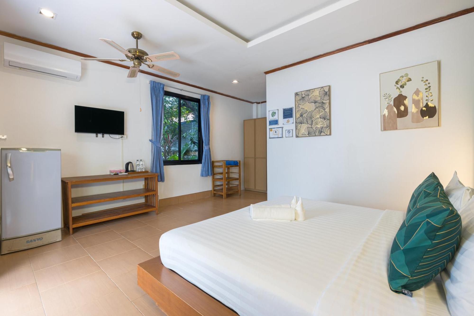Blue Palm Kata Resort Exterior photo